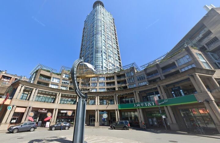 183 Keefer Place 2304 — photo 1