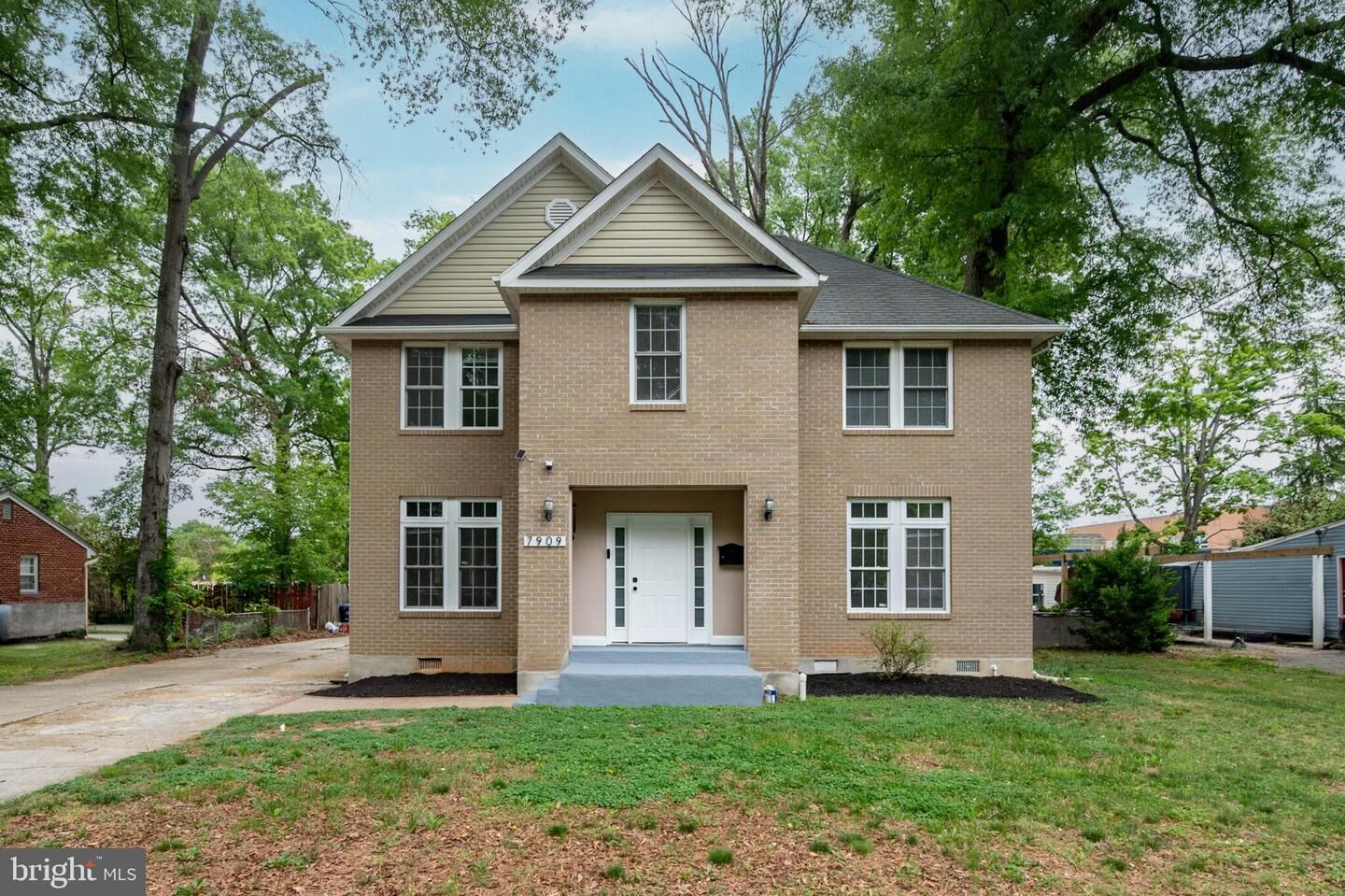 Property Photo: 7909 Ashton Street VA 22309