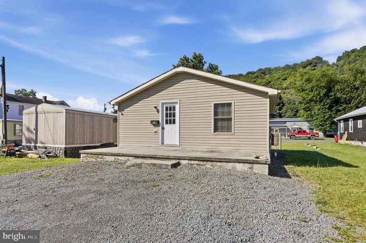 Property Photo:  17 Alley C  WV 26726 