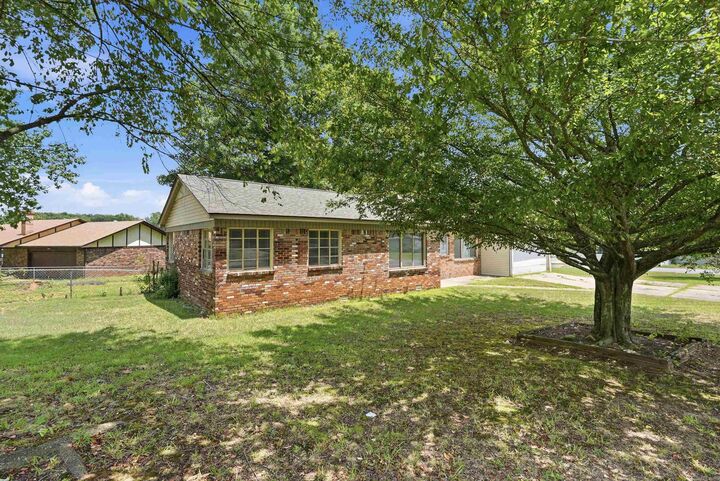 Property Photo: 1303 Overview Drive AR 72076