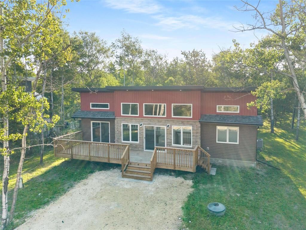 Property Photo:  17 Twin Pines Road  MB R0C 0C0 
