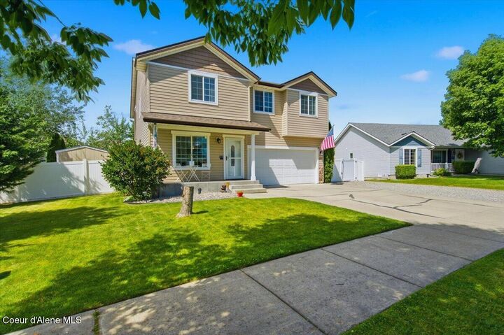 Property Photo: 1879 E Warbler Ln ID 83854