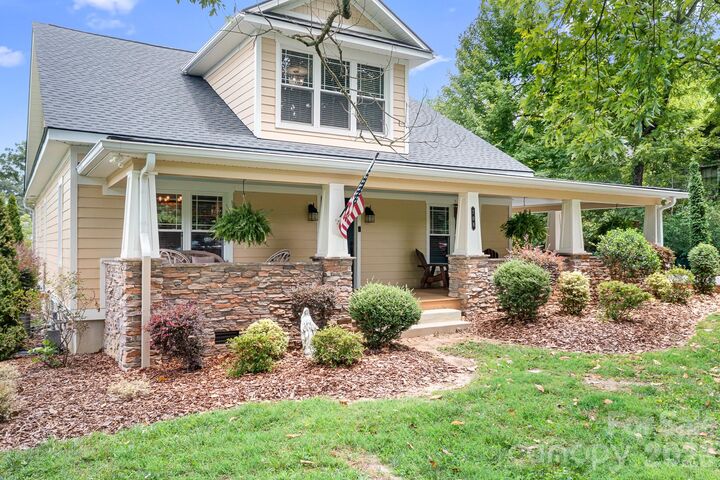 Property Photo: 708 N Grove Street NC 28092