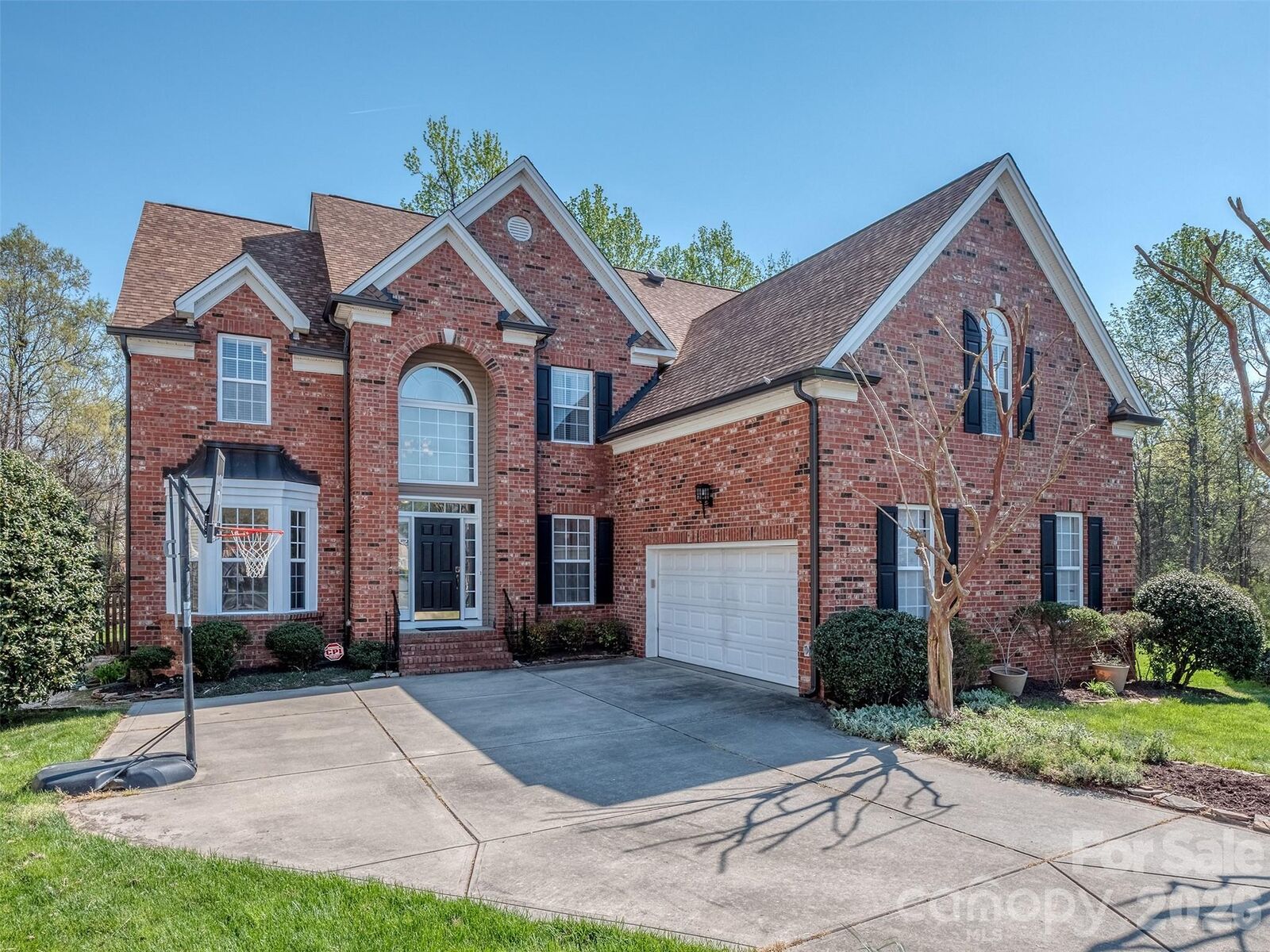 Property Photo: 12103 Crescent Run Court NC 28277