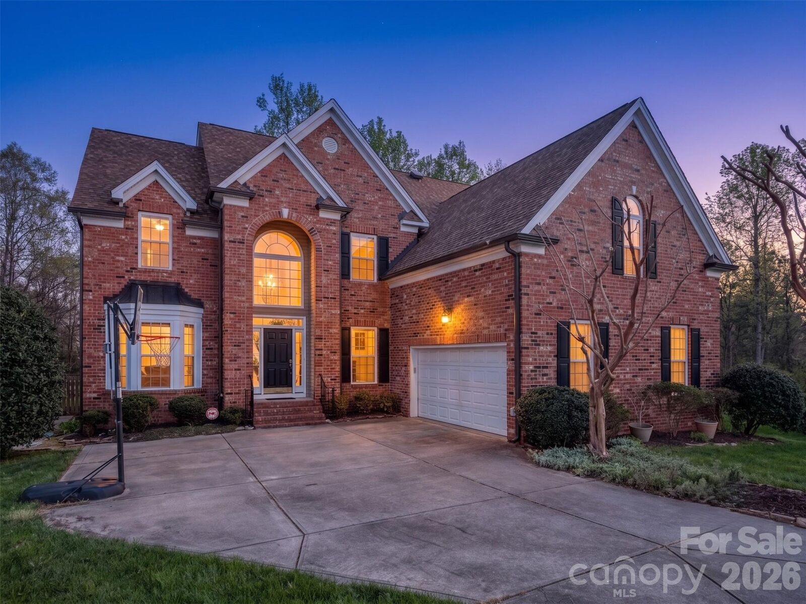 Property Photo: 12103 Crescent Run Court NC 28277
