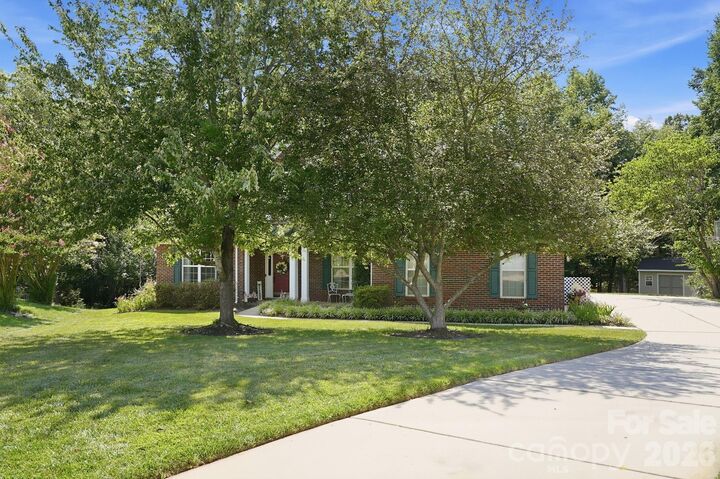 Property Photo:  6121 Lostgate Lane  NC 28173 
