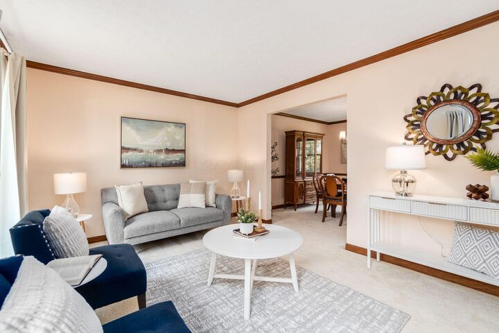 Property Photo: 830 Summertree Lane OH 43081
