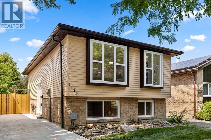Property Photo: 1175 Heathfield ON N8S 4N9