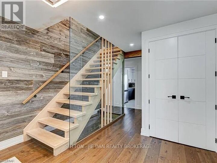 Property Photo: 1027 Flintlock Court ON N6H 4M3