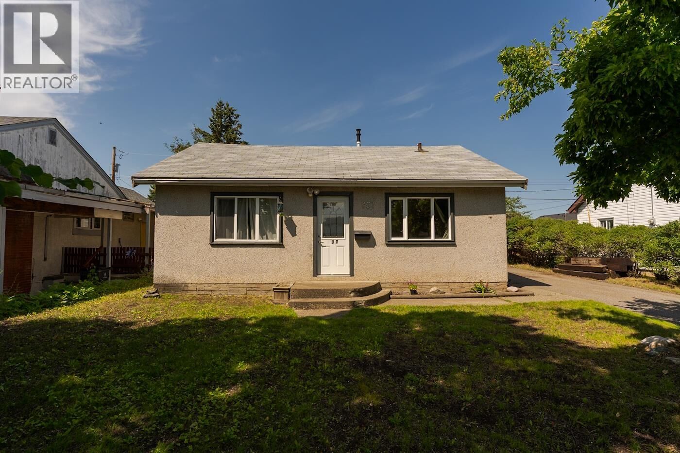 Property Photo: 737 Irwin Street BC V2M 2X6
