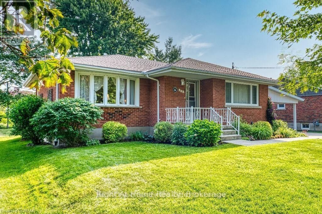 Property Photo: 202 Easson Street ON N5A 1N5