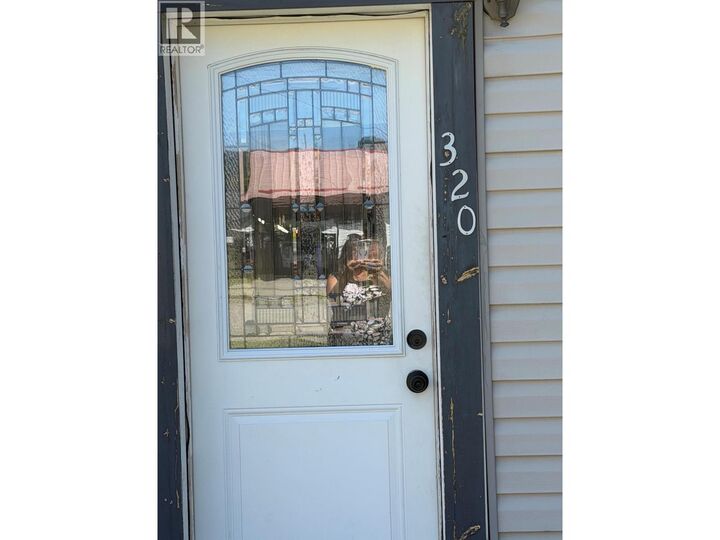Property Photo:  320 4 Avenue South  BC V1C 2E5 
