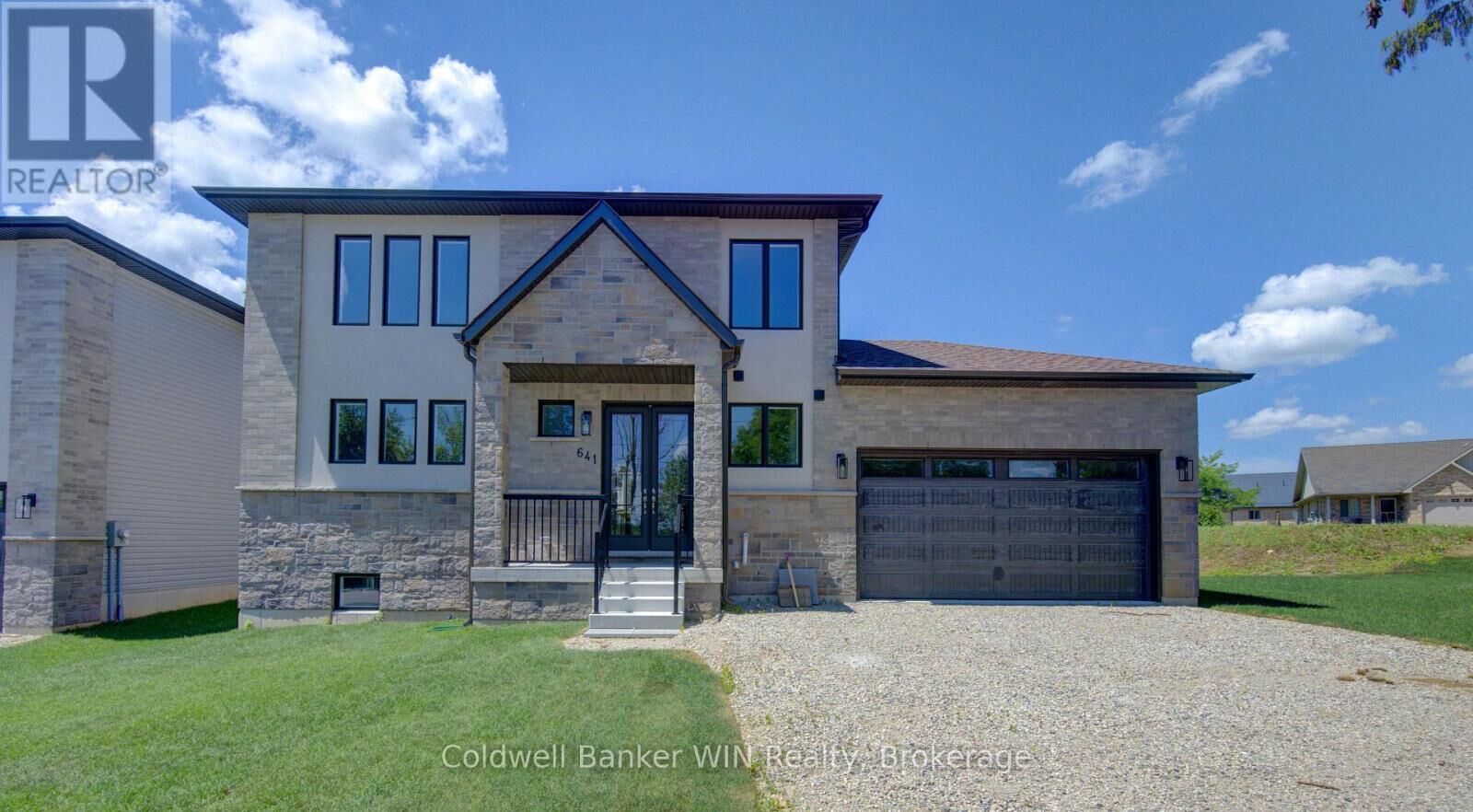 Property Photo: 641 Martin Street ON N0G 2L3