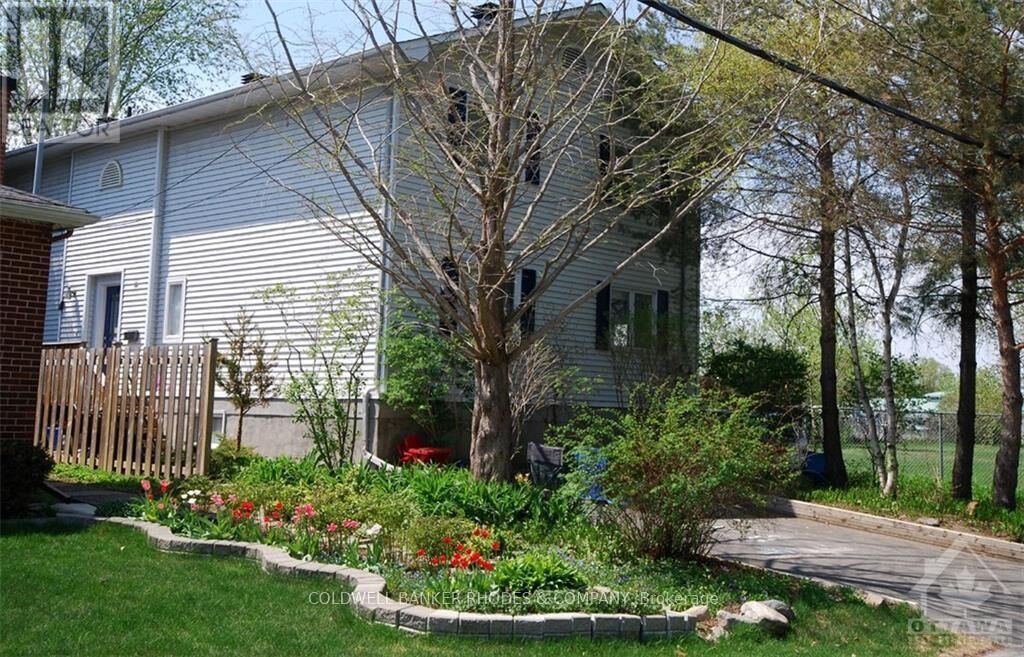 Photo de la propriété: 160 Mafeking Avenue A ON K1K 2V5