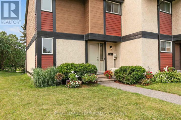 Property Photo:  82 McClintock Way 68  ON K2L 2A2 