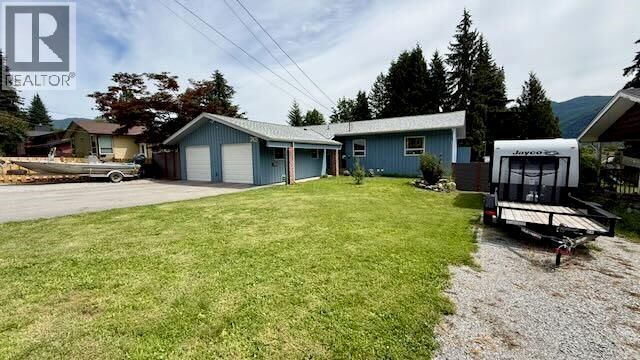 Property Photo: 2409 11th Avenue BC V1N 3B1