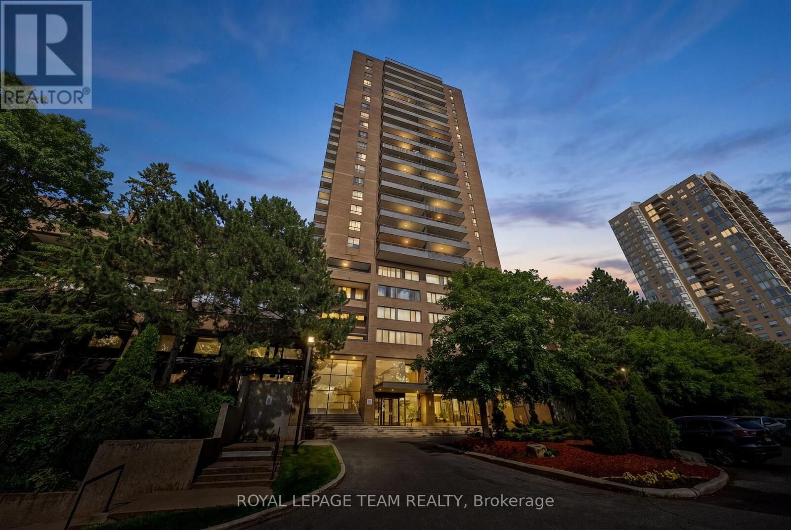 Property Photo: 515 St Laurent Boulevard 912 ON K1K 3X5