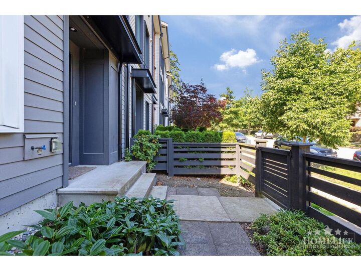 Property Photo:  15828 27 Avenue 17  BC V3Z 0X4 
