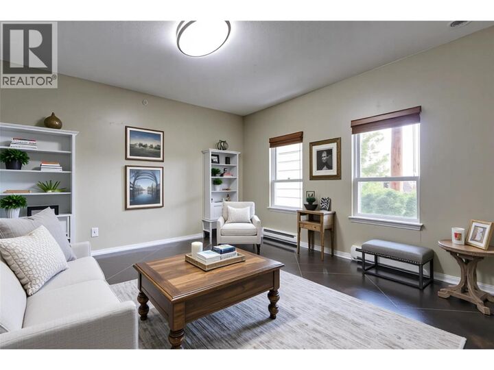 Property Photo:  860 Glenwood Avenue  BC V1Y 5M5 
