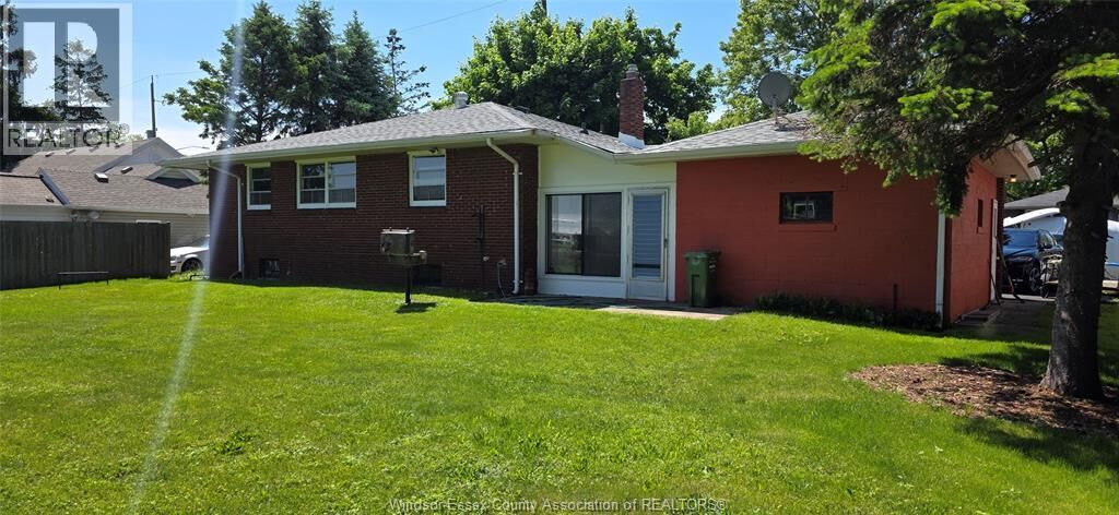Property Photo:  113 Victory  ON N9J 1V5 