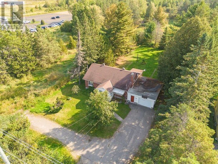 Property Photo: 928 Great Northern Rd ON P6B 5A3