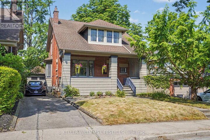 31 Gerrard Street — photo 1