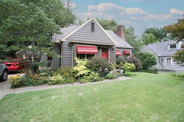 Property Photo: 214 Valleyview Drive OH 45405