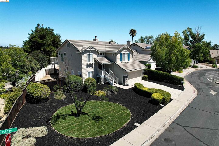 Property Photo:  1000 Sandstone Ct  CA 94531 