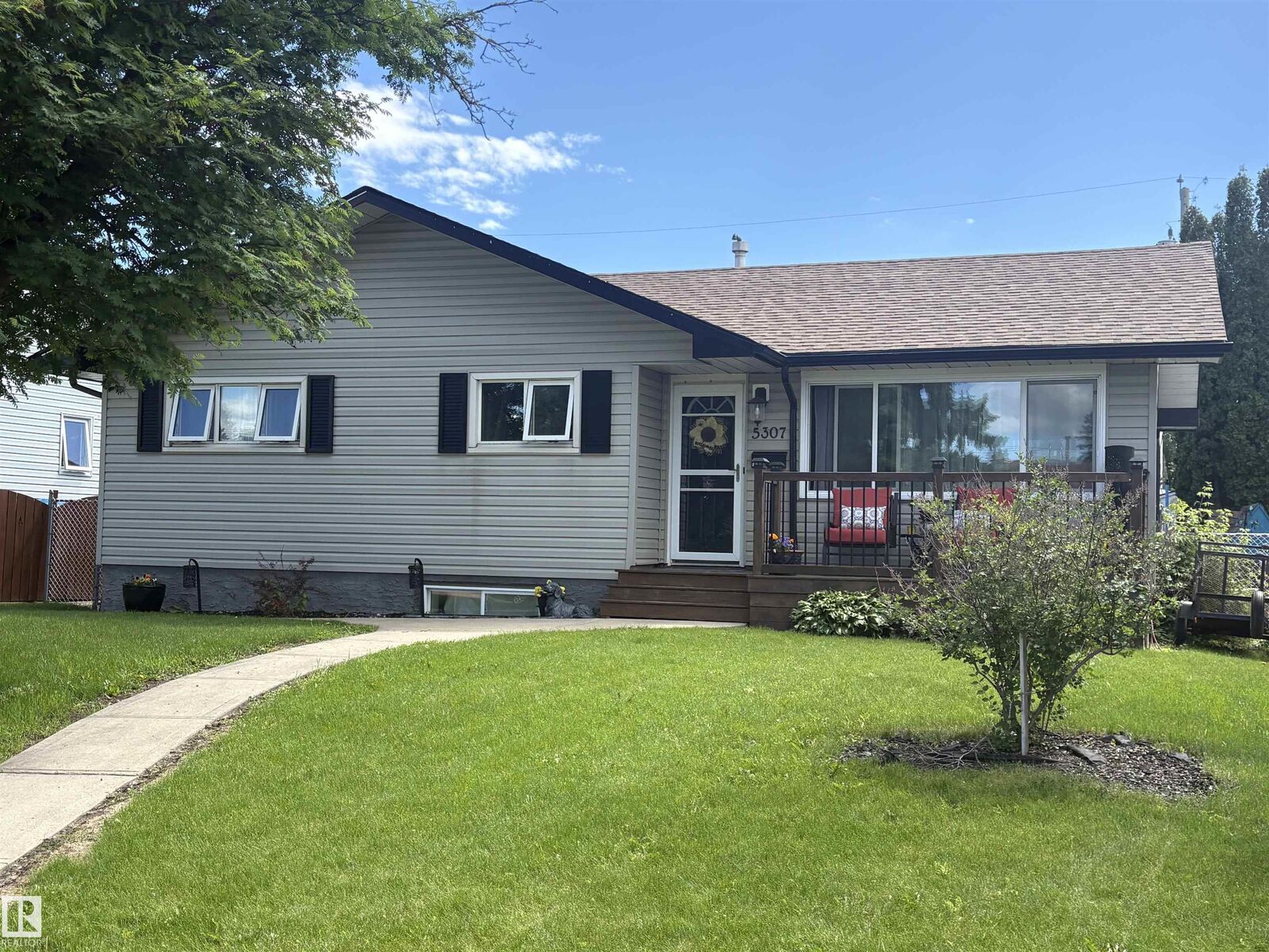 Property Photo:  5307 104 Avenue NW  AB T6A 0X7 