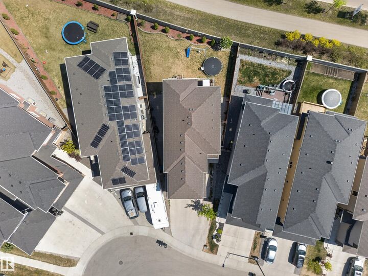 Property Photo: 1927 18 Street NW AB T6T 2K9