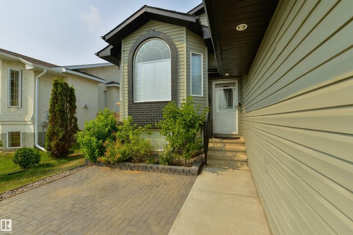 Property Photo: 417 Hollick-Kenyon Road NW AB T5Y 2T9