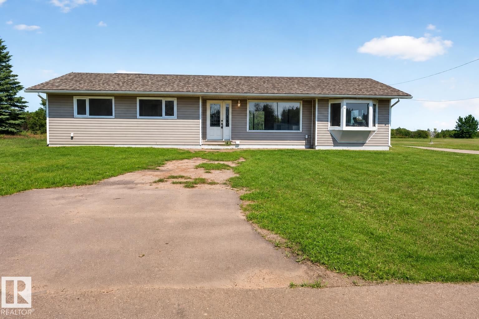 Property Photo:  5316 54 Avenue  AB T0B 0C0 