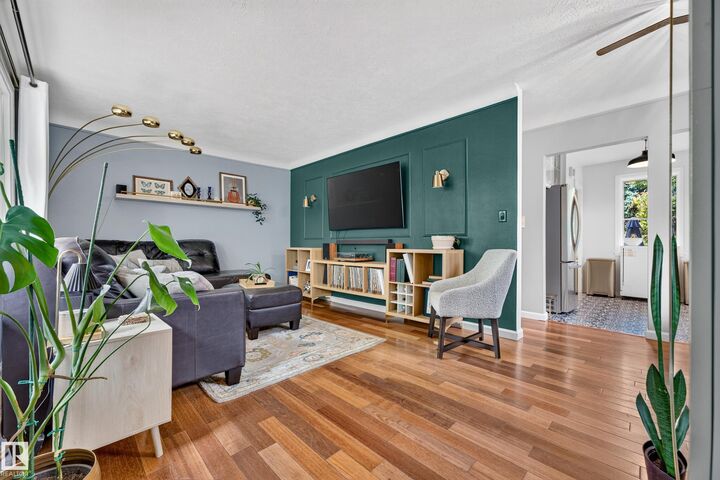Property Photo: 7530 80 Avenue NW AB T6C 0S4