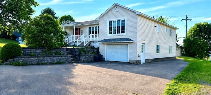 Property Photo:  105 Arthur Street  NB E4K 1Z7 