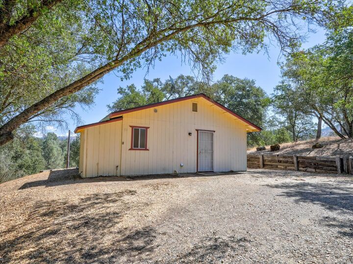Property Photo: 42025 Road 415 CA 93614