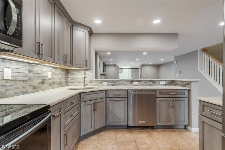 Property Photo:  8 Dorado Dr G  NJ 07960 
