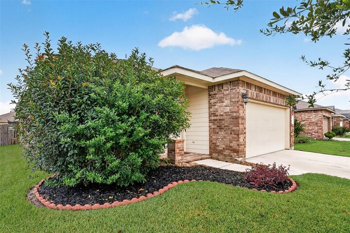 Property Photo: 20606 Kendall Cliff Court TX 77449