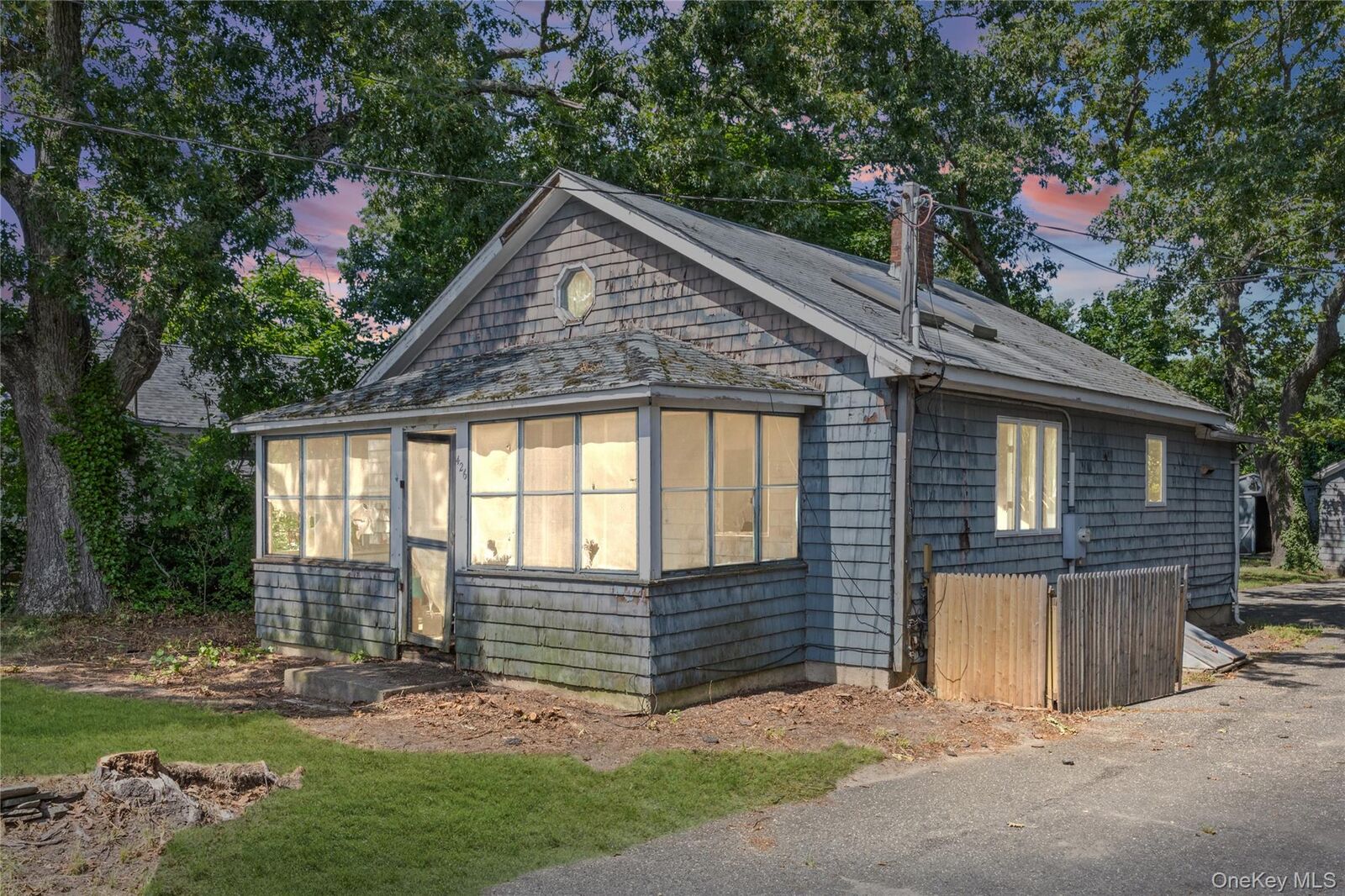 Property Photo:  426 Riverleigh Avenue  NY 11901 