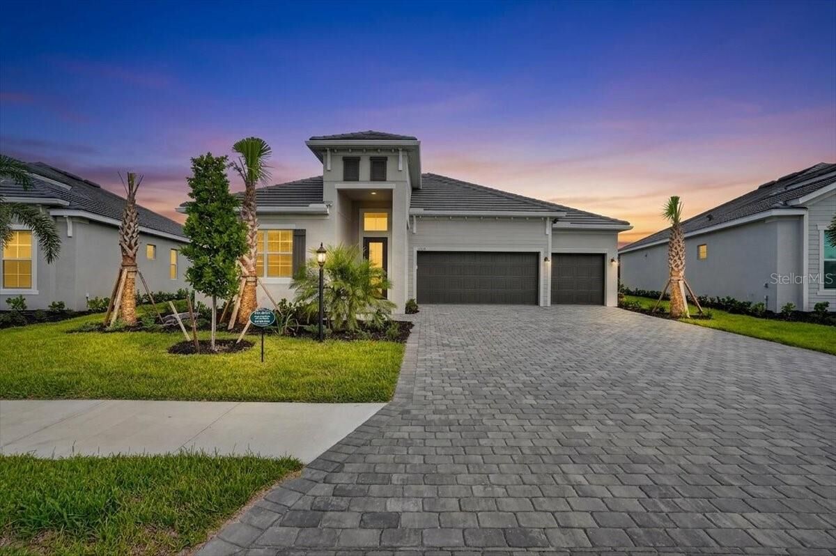 Property Photo: 19219 Scallop Loop FL 34211