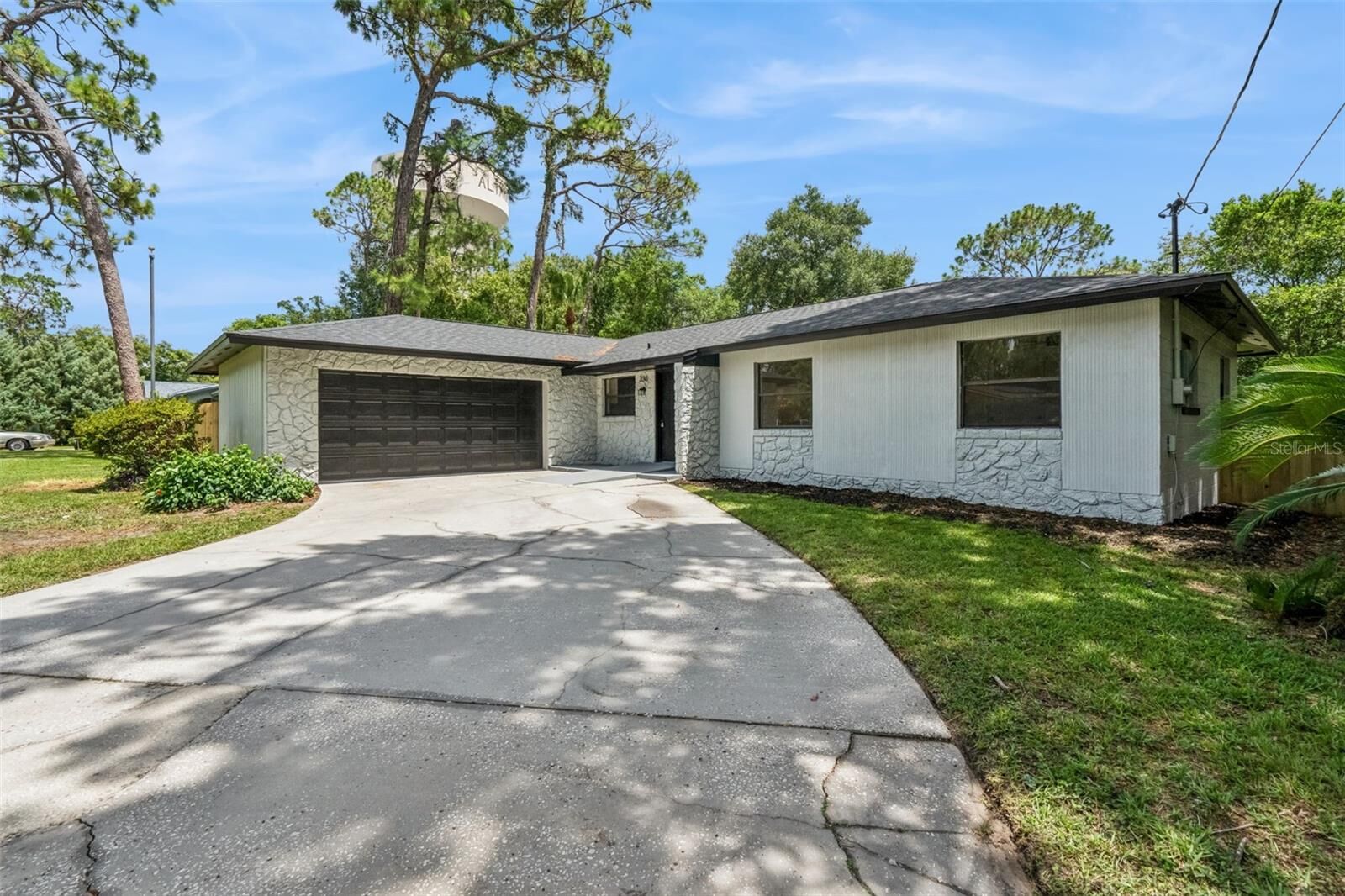 Property Photo:  336 Tangerine Street  FL 32701 