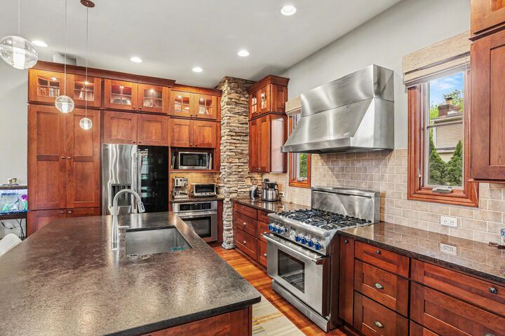 Property Photo: 1523 Villa Road MI 48009