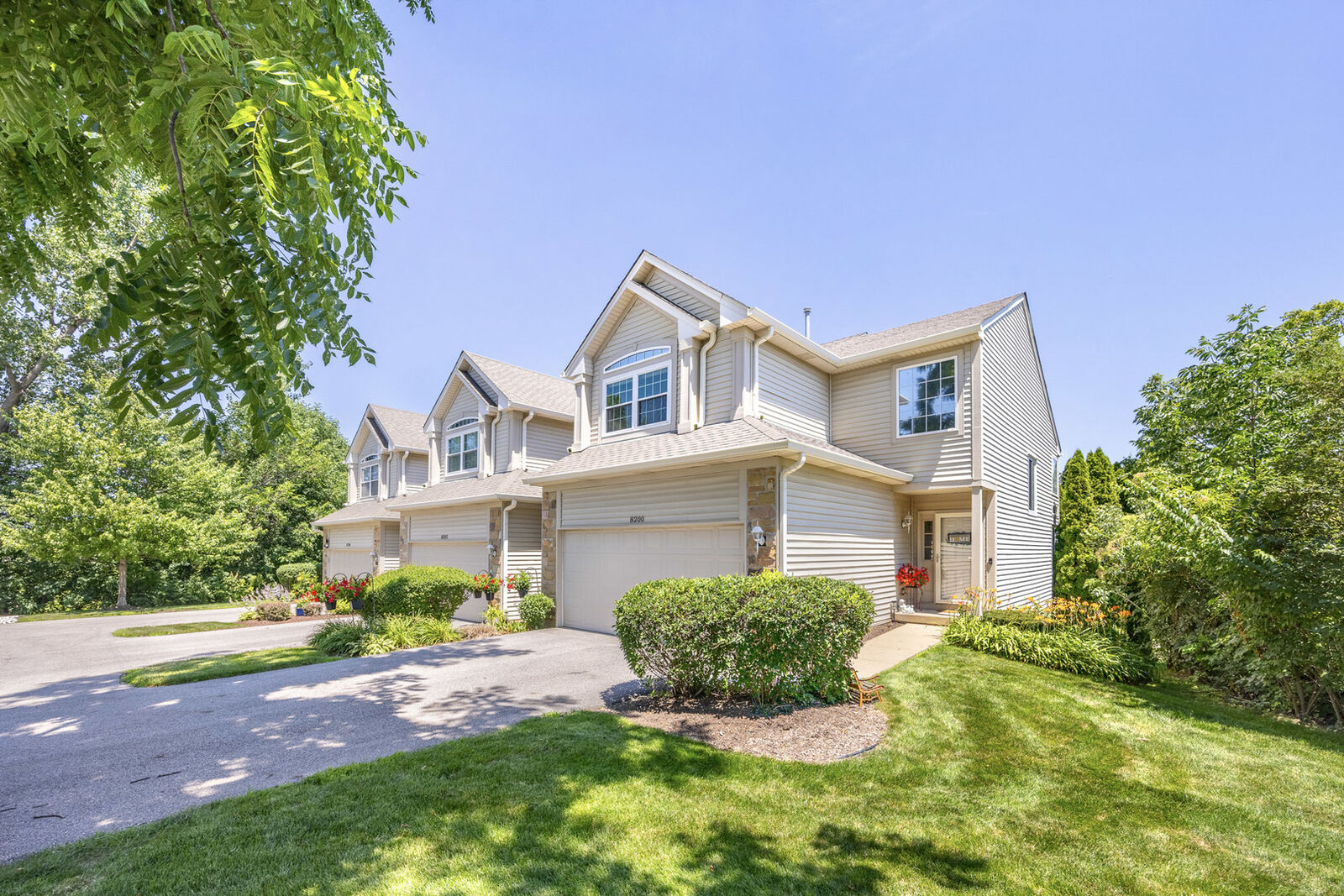 Property Photo:  8200 Sierra Woods Court  IL 60110 
