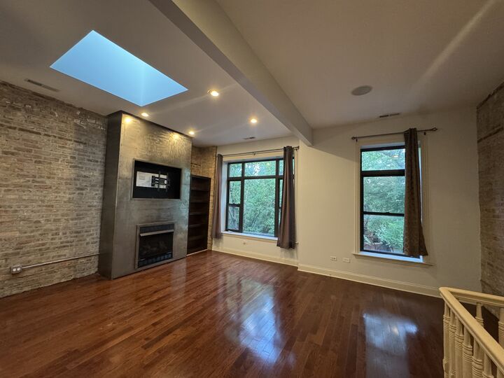 Property Photo: 2244 W Homer Street 2 IL 60647