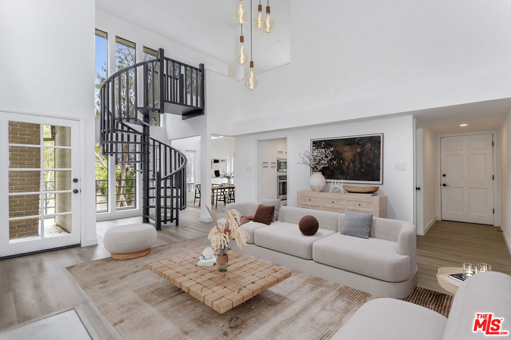 Property Photo: 11601 Montana Avenue Ph7 CA 90049