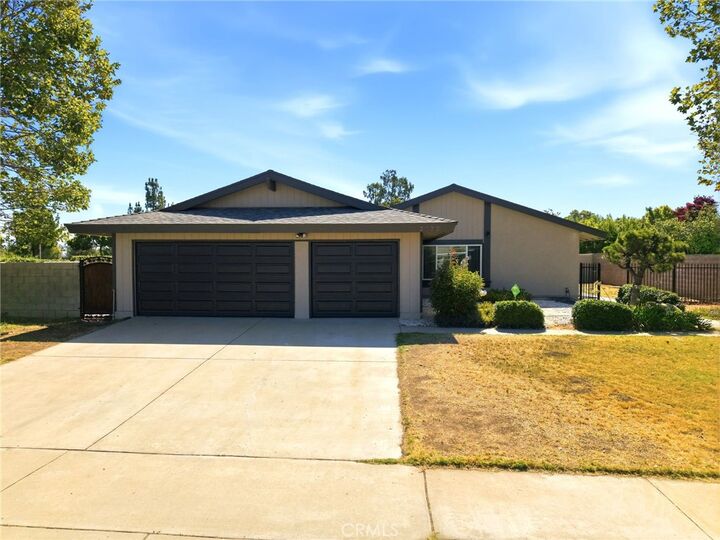 Property Photo:  3073 Joshua Tree  CA 92503 