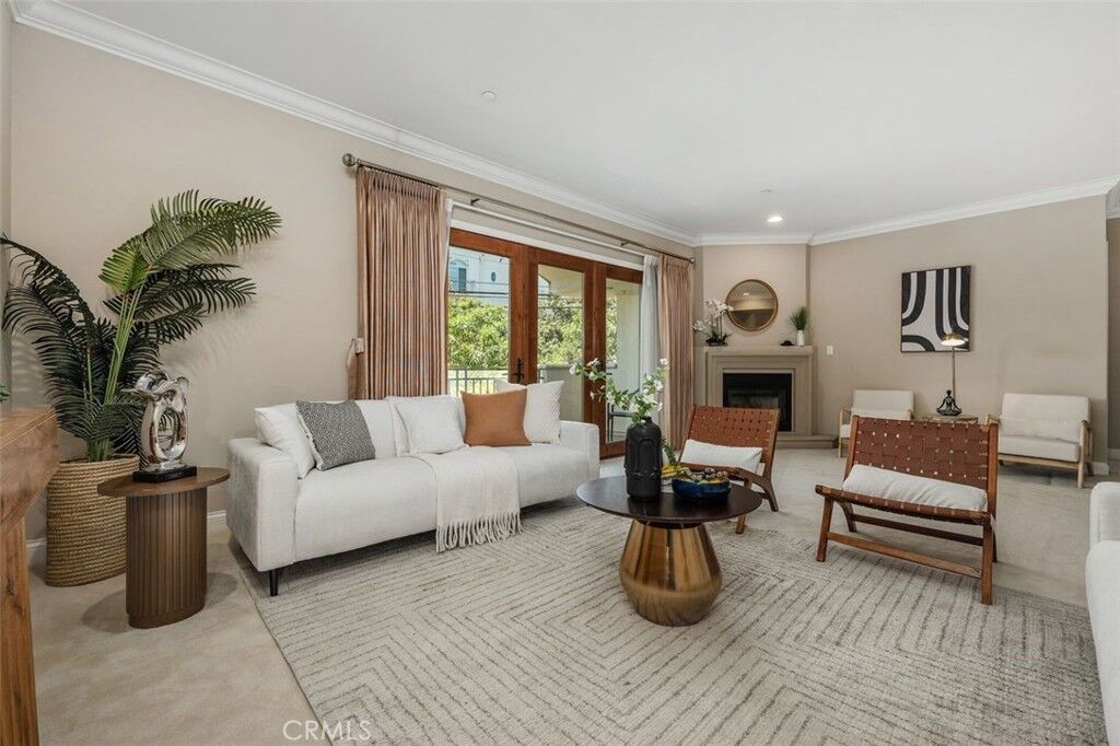 Property Photo: 11863 Darlington CA 90049