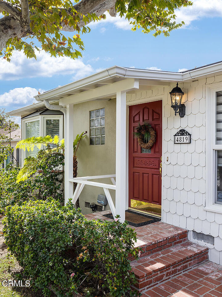 Property Photo:  4819 Crown Avenue  CA 91011 