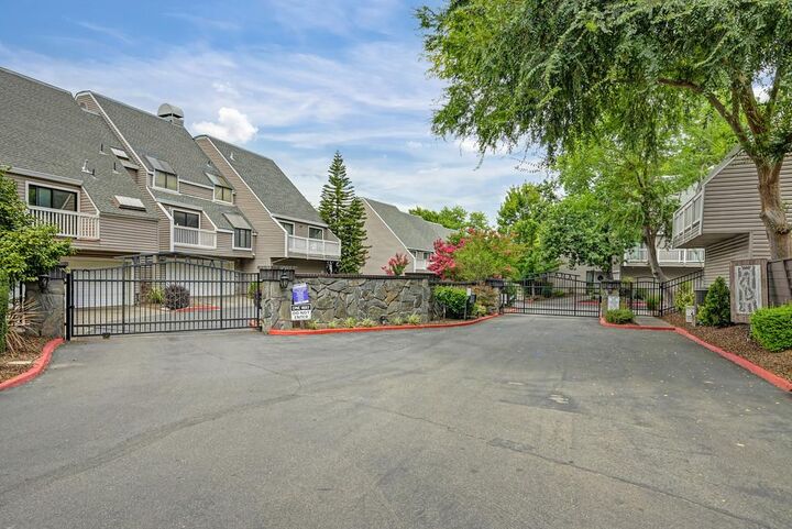 Property Photo: 5435 Ventana Place CA 95610