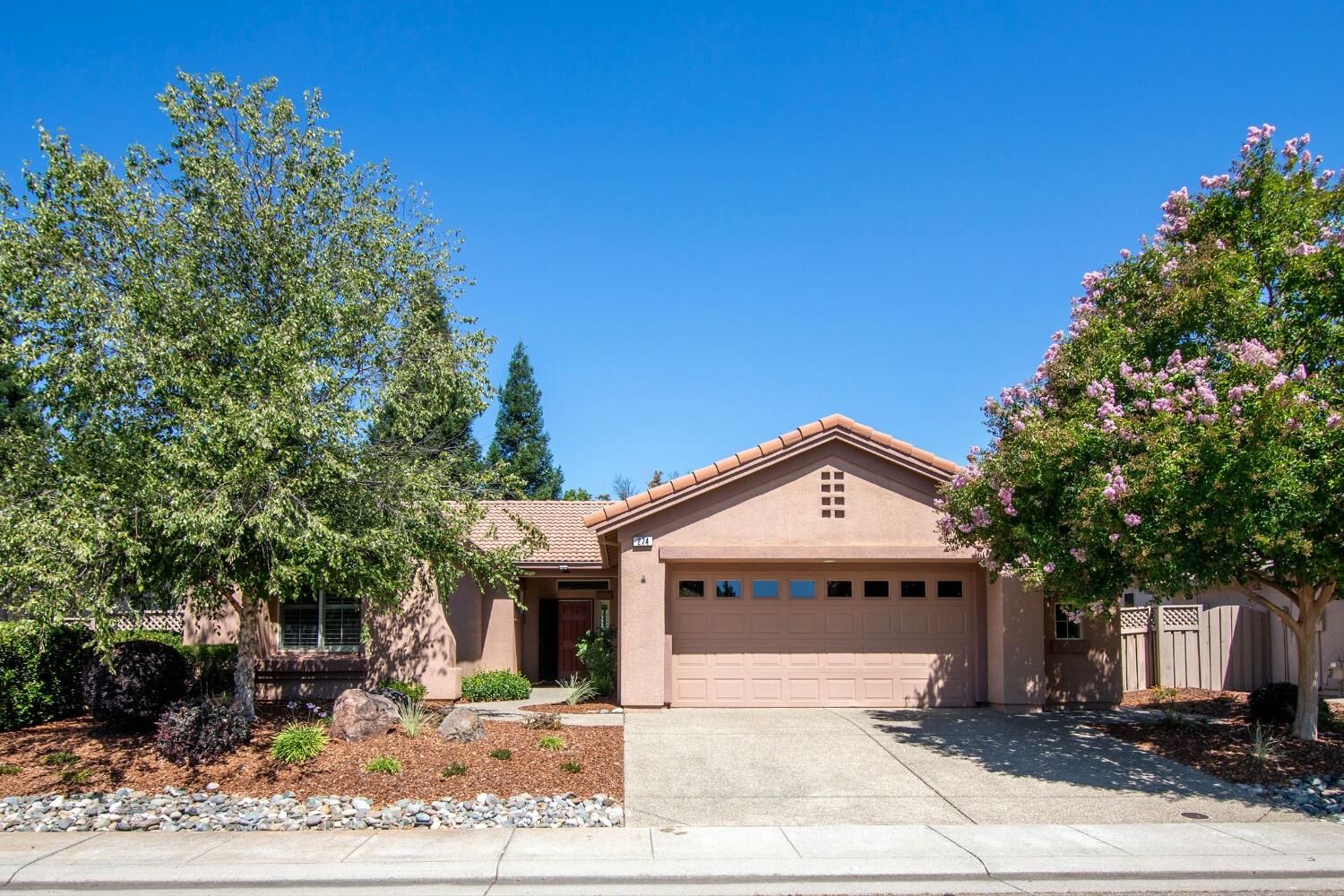 Property Photo:  274 Lariat Loop  CA 95648 