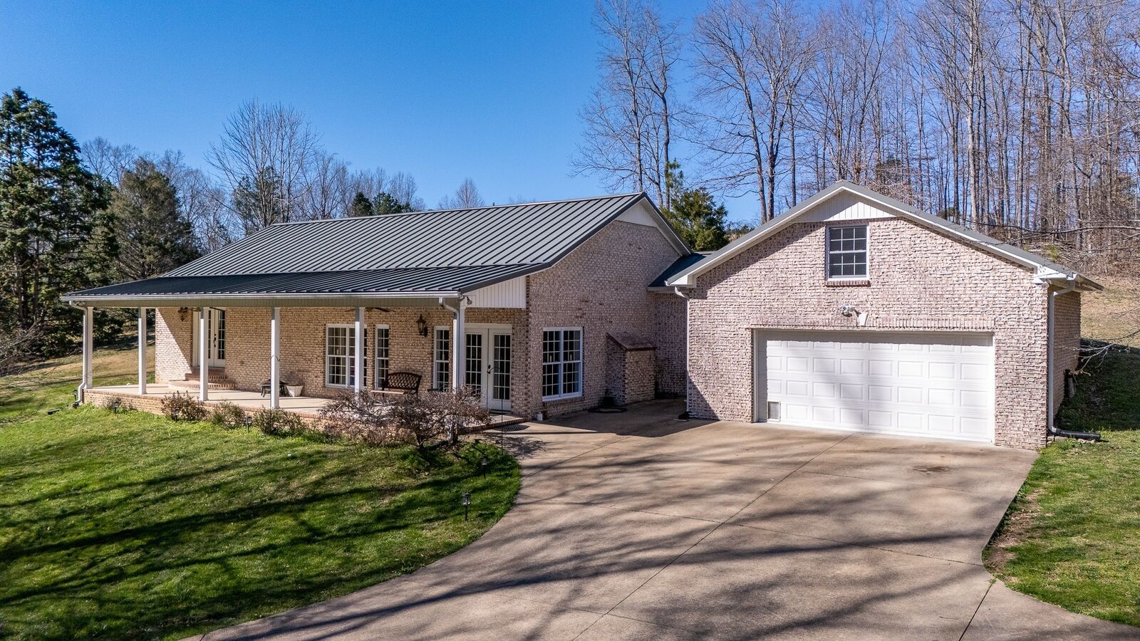 Property Photo: 15 Clifton Rd TN 38464